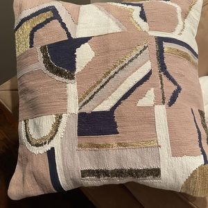 Beautiful, in excellent condition, pillow cover from West Elm.